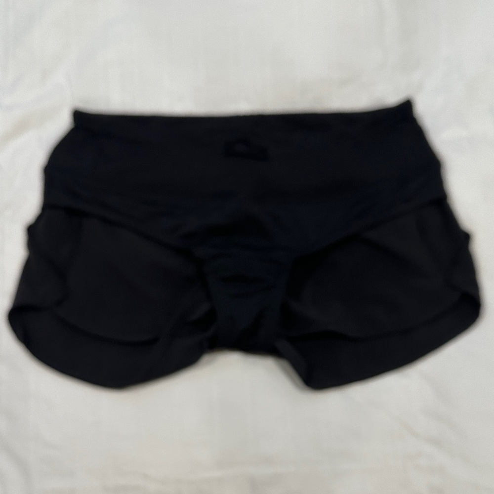 lululemon athletica Black Women's Athletic Shorts with Zip Pocket - Picture 5 of 6